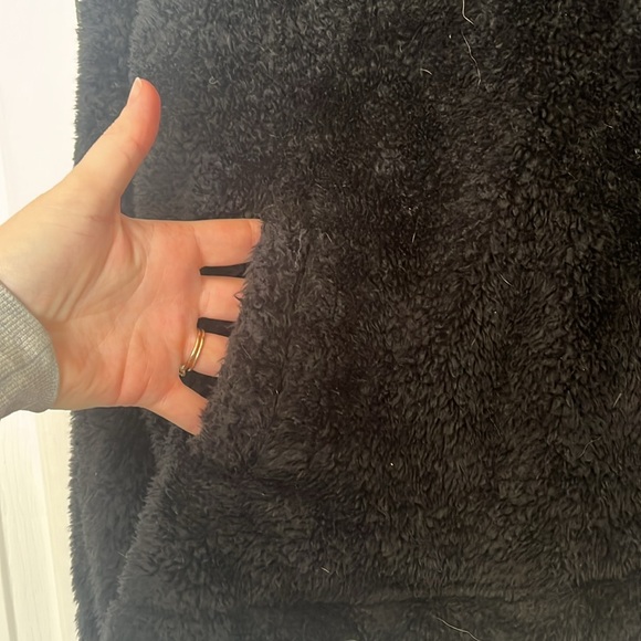Universal Threads Cozy Black Fuzzy Hoodie, small - Picture 2 of 5